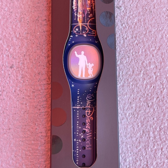❌SOLD❌ NEW Disney MAGICBAND+ MagicBand PLUS WDW 50th Anniversary Walt & Mickey - Picture 3 of 11